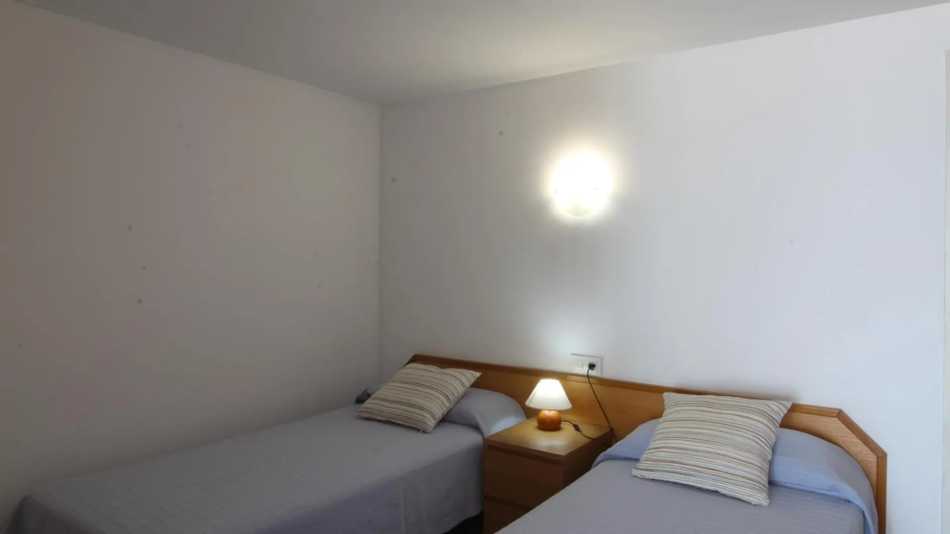 Apartaments El Sorrall 블랑스 0*,  스페인