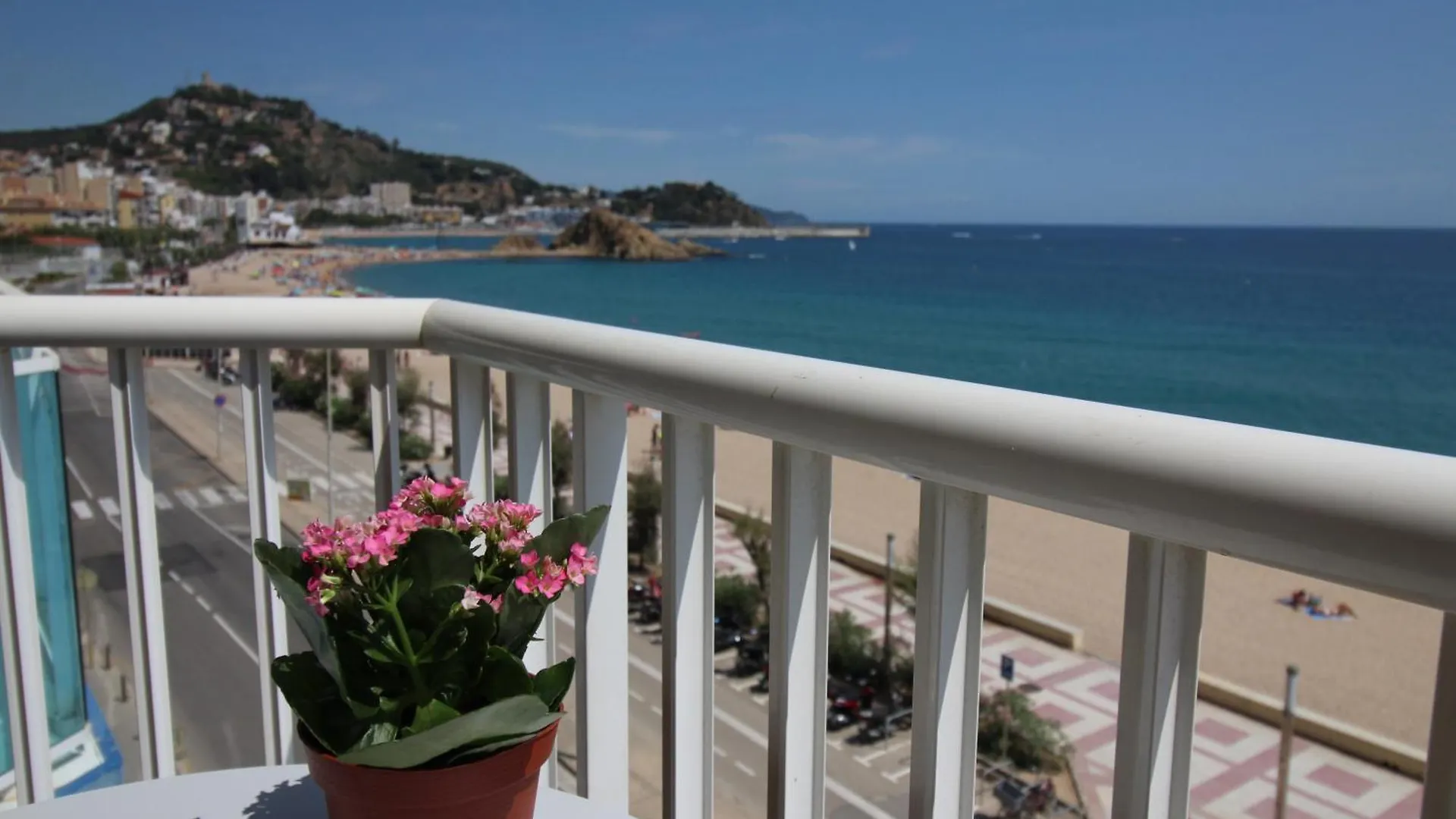شقة Apartaments El Sorrall بلانيس